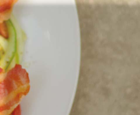 bazsalikom ½ citrom leve 1 db bivaly mozzarella Elkészítés A vastag spagetti penge segítségével