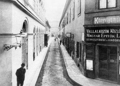 Mivel az ortodoxia tiltja a figurális ábrázolást, így hosszan tartó vita keletkezett a galambok létjogosultságáról.