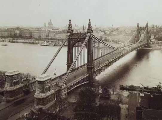 7. ÁLLOMÁS ERZSÉBET HÍD 1903. október 10-én avatta fel a főváros a legnagyobb büszkeségét jelentő Erzsébet hidat.