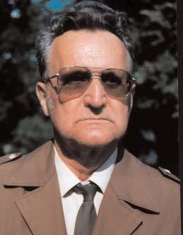 Bedô Albertemlékéremmel kitüntetettek CEBE ZOLTÁN erdômérnök. Egyesületünknek 1953 óta aktív tagja. Sokáig dolgozott Az Erdô Szerkesztô Bizottságában, a Közjóléti Szakosztály alapító tagja.