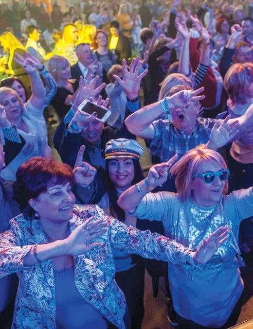 U svom sinu Benci, sada već uspješnom graditelju mreže, vidim sebe i vidim da sve pokušava raditi uzimajući moj primjer i time mi hrani dušu.