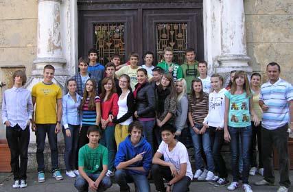 Trieda: 1.C Triedny učiteľ: Mgr. Rudolf Varga 1. Tímea Árendášová, 2. Lucia Bajáková, 3. Lea Benková, 4. Natália Bujáková, 5. Gabriel Geöreögh, 6. Roland Geöreögh, 7. Kristína Habarová, 8.