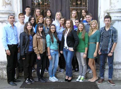 Michaela Kraslanová, 18. Phuc Le Van, 19. Matúš Marek, 20. Monika Mátéová, 21. Soňa Molnárová, 22. Monika Pániszová, 23. Karol Pešl, 24. Lenka Poláková, 25. Boris Rozsnyó, 26. Martin Selický, 27.