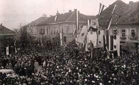 Na základe Viedenskej arbitráže bolo naše mesto 2. novembra 1938 pripojené k Maďarsku. Už 8.