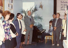 stvo, výchovu a vzdelávanie. Postupne, od školského roku 1992/93, sa menil učebný plán školy, ktorý určoval povinnosť voliť si doň cudzie jazyky, zaviedla sa etická a náboženská výchova.