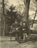 Žiakom novozámockého gymnázia (Érsekújvári Magyar Királyi Állami Pázmány Péter Gimnázium) som sa stal 8. novembra 1938 po príchode maďarských vojsk do mesta.