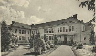 Július Bajčan Prišiel som, prežil som a zvíťazil Písal sa rok 1938. Bolo to už dávno, ale spomínam si, že prijímacie skúšky do slovenských tried gymnázia v Nových Zámkoch som skladal koncom júna.