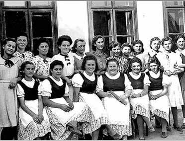 el a falu. Noszlop legrégebbi birtokosainak a Noszlopy nemzetséget tartják, akik a helység nevét felvették.