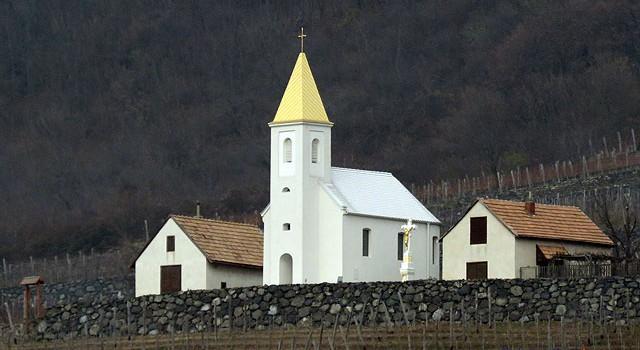 S Öreg-kút 4,5 246 S, S Szent Márton kápolna 5,1 247 S, S
