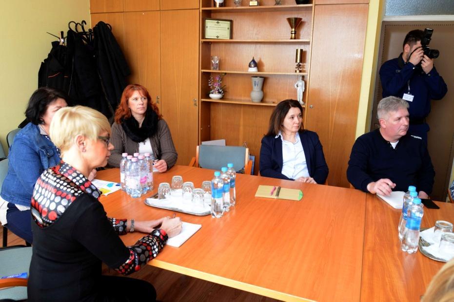 ennek kapcsán ismertette az állami áldozatsegítés rendszerét.