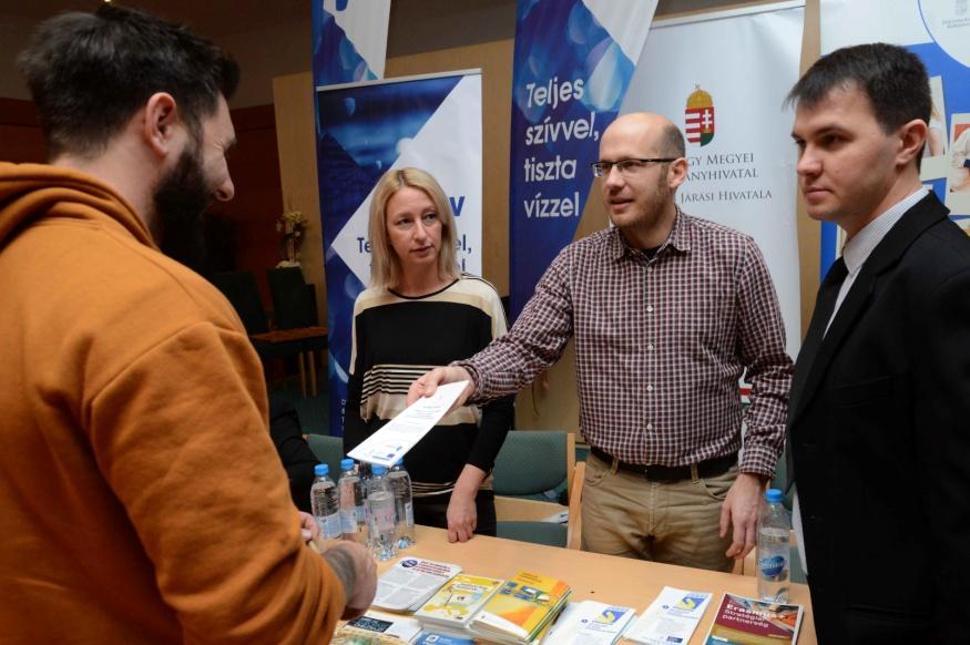 Foglalkoztatás Állásbörzén a siófoki kormányhivatal munkatársai A Somogy Megyei Kormányhivatal Siófoki Járási Hivatalának munkatársai 2018.