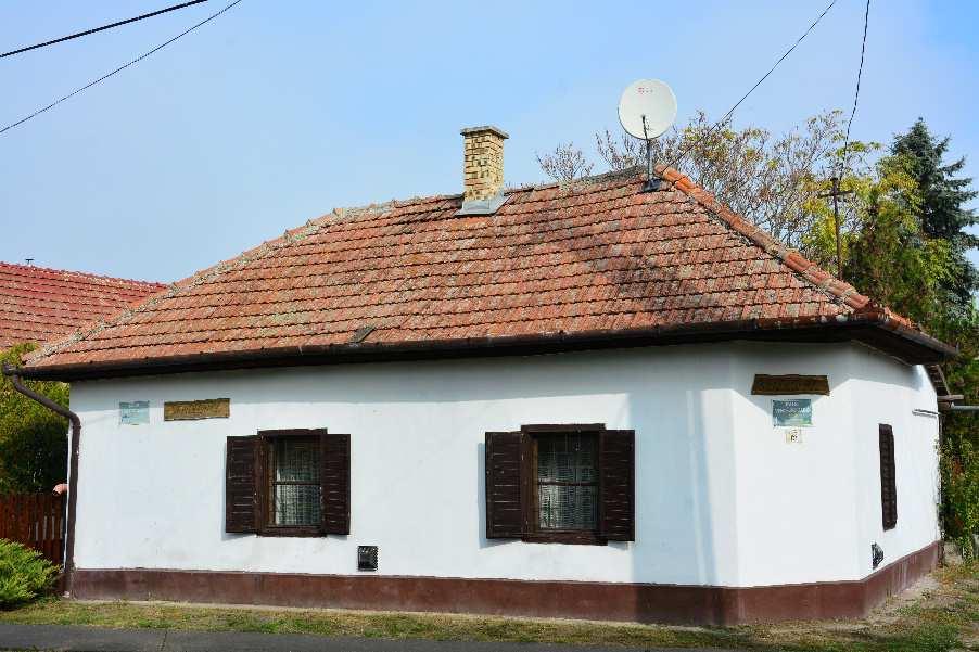 hagyományos parasztházakon, osztott
