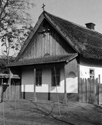 Az 1773-as rendeletnek megfelelően, nem építhettek padlás nélkül való, bogárhátú házat.