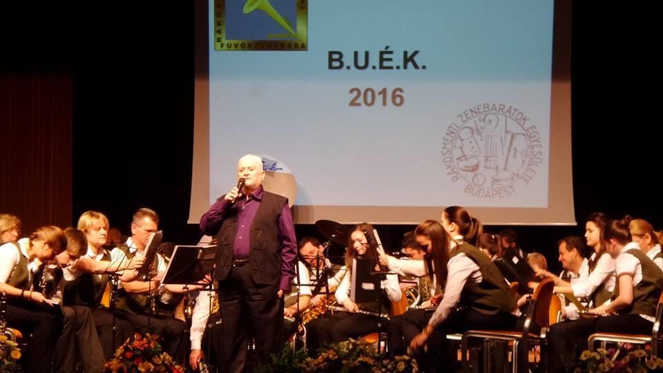 b) RÁZENE Újévi Koncert a Vigyázó Sándor Művelődési Házban B.U.É.K. 2016 a RÁZENE Városi Zenekarral 2016. január 10-én, vasárnap 17.