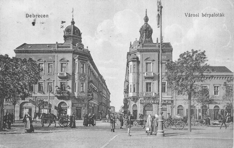 60 PAPP JÓZSEF VÁROSI IKERBÉRHÁZ (Simonffy utca 1. és 2.) Debrecenben a 19. században szinte valamennyi Piac utcából nyíló utca torkolatát új épületekkel szabályozták.