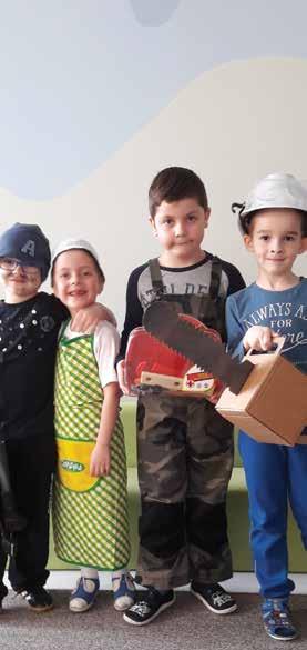 Školstvo / Oktatás číslo 1/2017 OD JANUÁRA MÁME ŠESŤTRIEDNU ŠKÔLKU Zimné mesiace priniesli pre deti opäť viacero prekvapení, množstvo zimných radovánok i veselých akcií. A pre škôlku novú triedu.