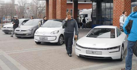 Most a VW XL1 került terítékre, melynek kissorozatú gyártását a Genfi Autószalonon jelentették be. Az autó összeszerelése az év közepén kezdődik. Miért is kell az XL1?