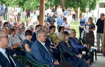 2 MI ÚJSÁG FÉNYSZARUN? Különszám. 2018/8 ELSŐ NAP Megnyitó ünnepség, kiállítások A XXIV.