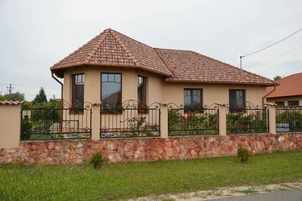 SZIRMABESENYŐ NAGYKÖZSÉG