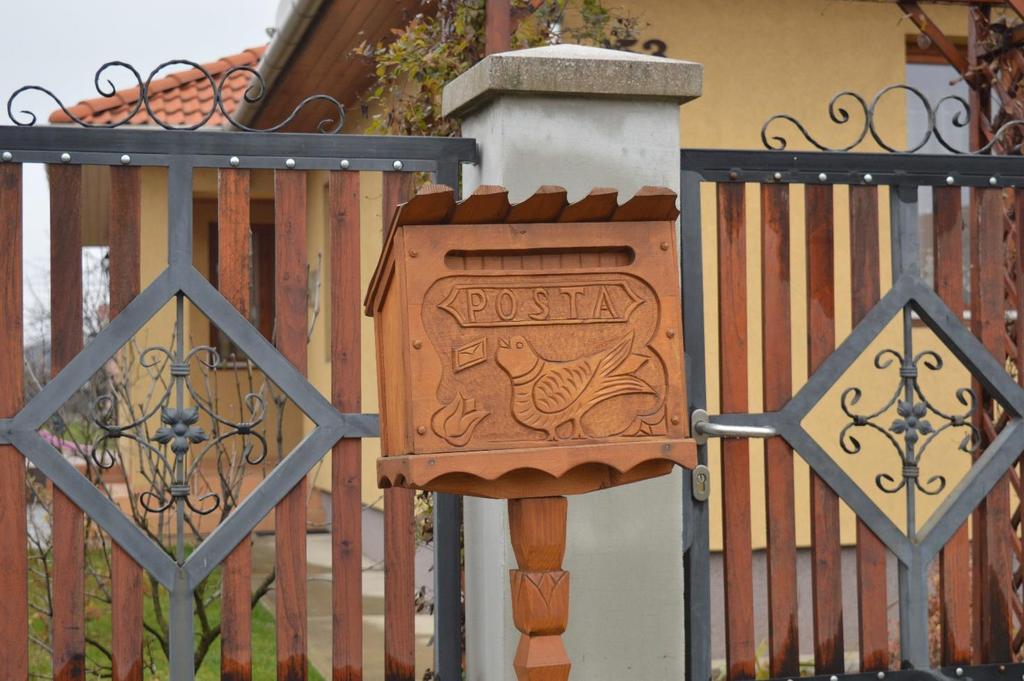 KÉZIKÖNYVE 2017.