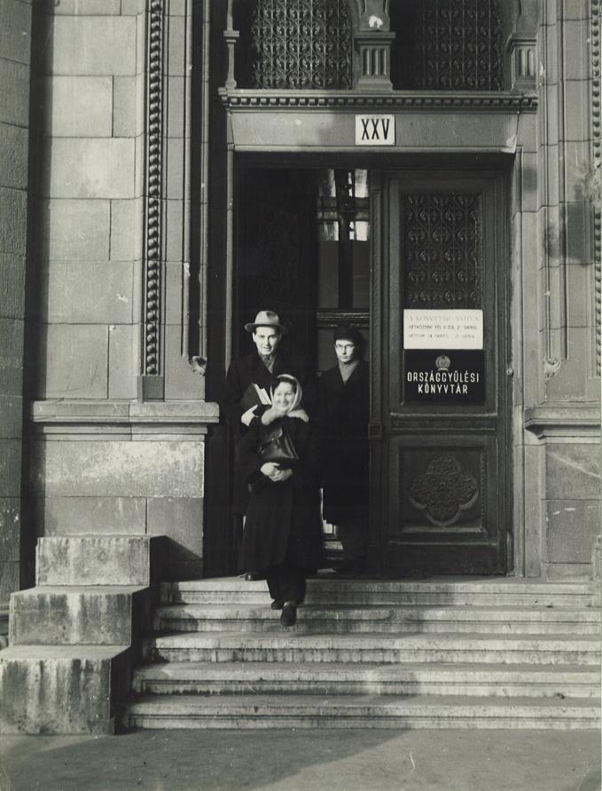Nyilvánossá válás 1953 2042/1952.