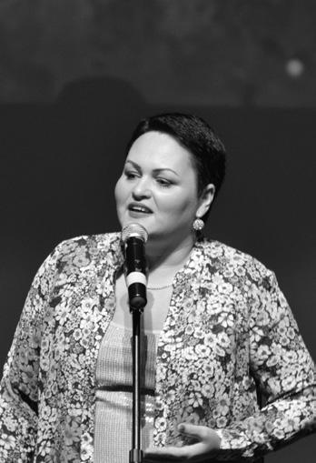 Po slávnostnom príhovore Antona Szabóa, primátora mesta, nám pohodu pri stromčeku spríjemnili Anna Pokorná a Katalin Baloghová svojím prednesom.