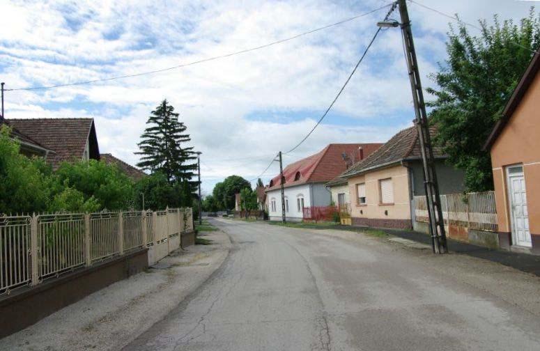 különülnek el. folyamán egy-egy foghíjba különböző későbbi korok építészeti terméke került (pl.
