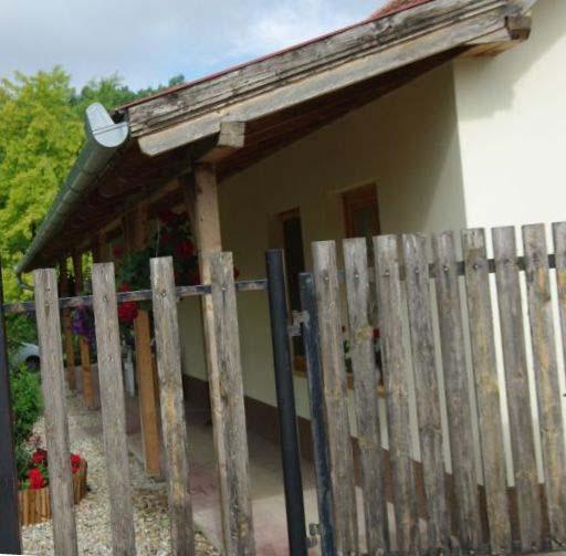 22 Sok esetben a tornác készülhet fából,