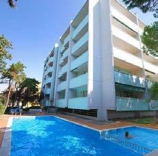 ACQUAVERDE APARTMANHÁZ**** Fekvése: a modern apartmanház Bibione Spiaggia központjában fekszik, a strandtól 50 m-re. Elhelyezés: B/5 apartmanban (max.