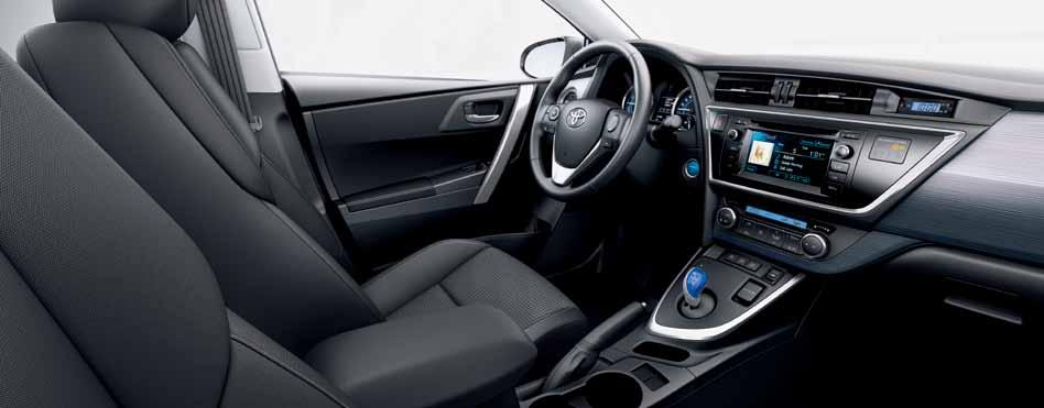 Auris Hybrid modellkínálat belső jellemzők Hybrid Active Főbb jellemzők Fekete szövetkárpit/ezüstszínű minták Start gombbal történő motorindítás Hátsó kartámasz Világosszürke alumínium
