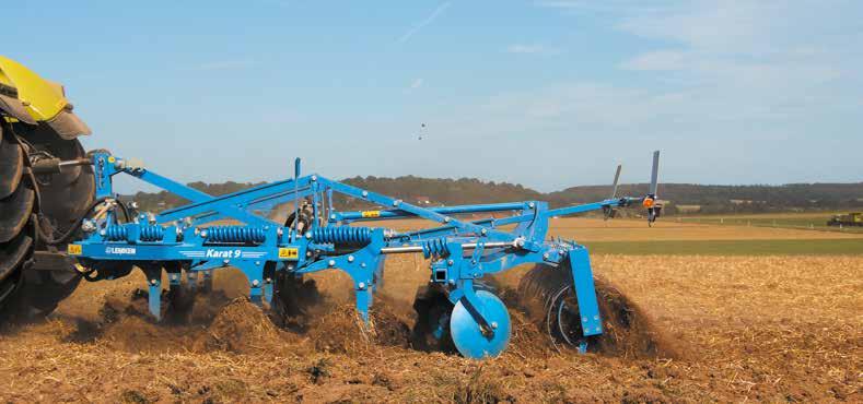 A hidraulikus terhelésátvitel gondoskodik arról, hogy a grubberről a súly átkerüljön a traktor hátsó tengelyére.