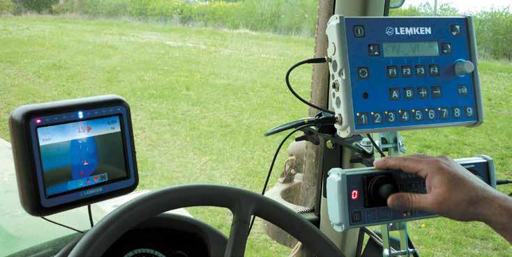 Növényvédelem Permetezőgép vezérlő egységek SOKOLDALÚ ÉS KEZELŐBARÁT A LEMKEN EasySpray elektromos távirányítású monitorjai mellett található meg a Spraydos Teejet 844 e és a LEMKEN EcoSpray teljes