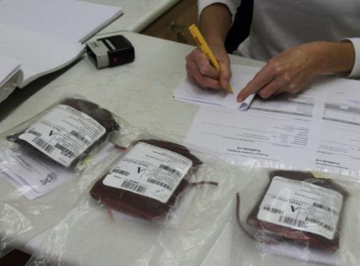 Vérkészítmények: Vörösvérsejt koncentrátum VVS CC. Gondos kezelés hemolízis veszély!
