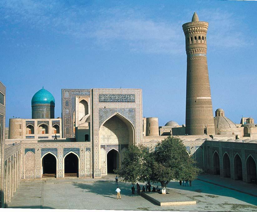 században alapított Barak-Khan medresze a XV. századi Kaffal- Shashi mauzóleum, a XVI. századi Kukeldash med - resze, a IX.