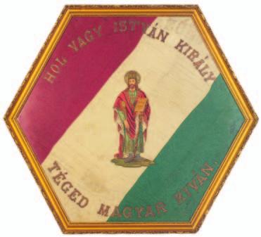 139A. KÉP 139B. KÉP 139. 1926-ban készült a Mezőkövesdi Katolikus Olvasókör (Néprajzi Múzeumban található) hímzett, nemzetiszínű selyemzászlaja.