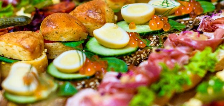 GERBEAUD VACSORA KLASSZIKUS NEMZETKÖZI ÍZEKKEL HIDEG ÍZELÍTŐ Pisztráng Panna cotta pirított dióval (G, V) Kacsaízelítő: Hideg kacsamáj vele sült zöldségekkel Kacsamáj terrine marinált aszalt