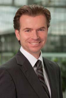 ING és Commerzbank fix hozamú befektetések részlegének vezetője 2005 2007: befektetési butik US Business School Prága, MBA, Univ.