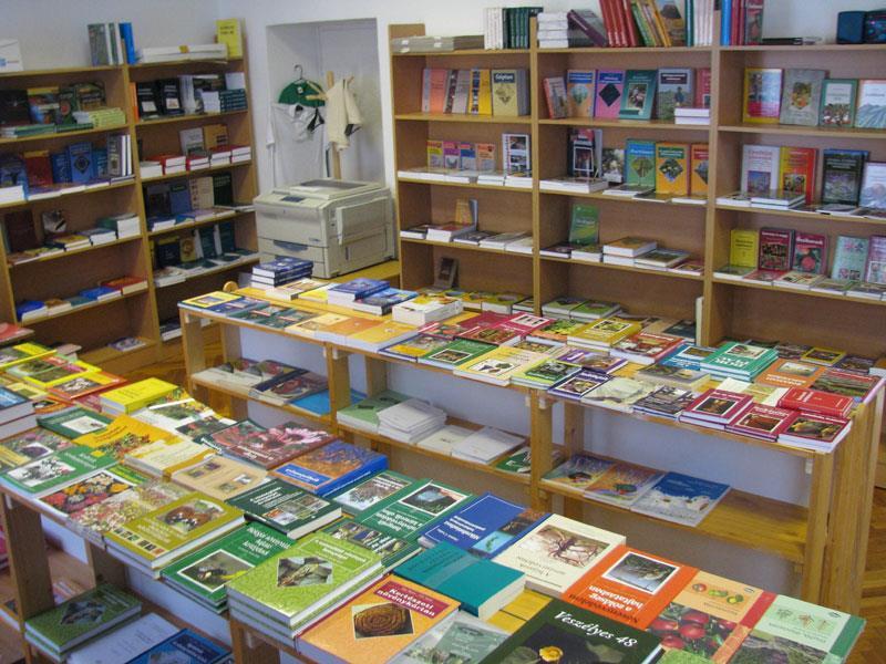 Georgikon Útikalauz Bulekoknak szakterületének bővítésére is szükség volt. Az igényeknek megfelelően természetesen szépirodalmi műveket is beszerzünk.