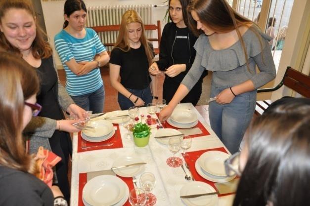 A Légy magabiztos programján olyan ajándékokat készíthettek maguknak diákjaink és a látogatók, melyek segítenek