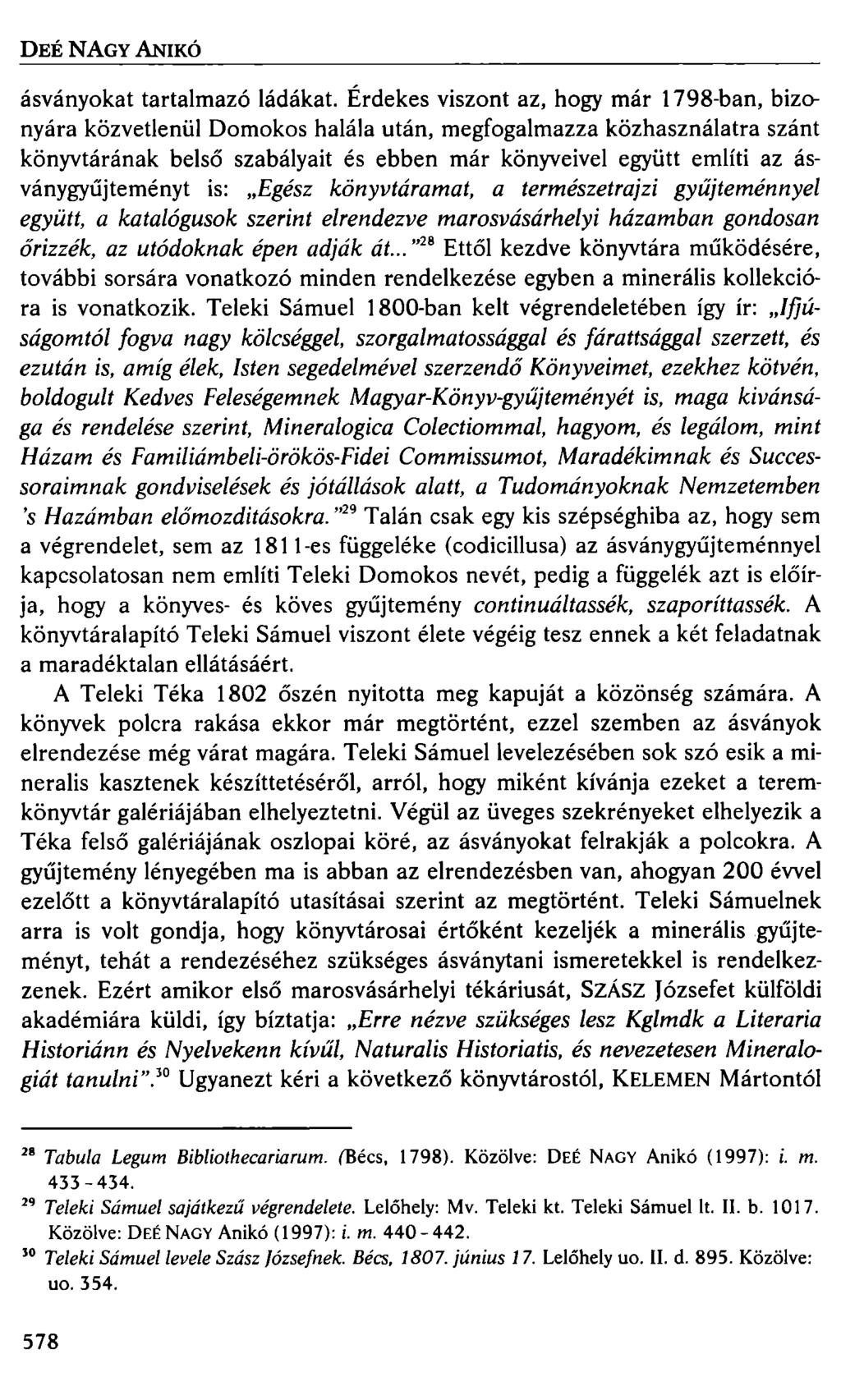 DEÉ NAGY ANIKÓ ásványokat tartalmazó ládákat.