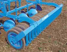 ): 515 kg A rugós acél gyűrűtagok csökkentett gördülő hatása miatt a rugós-gyűrűs különösen alkalmas nedves, kötött talajokra, melyek hajlamosak a ragadásra.