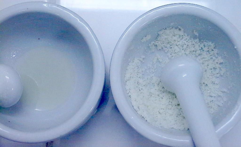 Halmazállapot-változás (elfolyósodás) Ennek megakadályozására rendszerint kicsiny lineáris méretű szemcsékből álló, por alakú segédanyagot adunk a porkeverékhez,