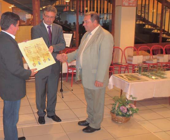 Pri tejto príležitosti odovzdal pamätné plakety týmto osobnostiam: bývalý opát Jasovského kláštora premonštrátov Tomáš Karol Oto Bartal, OPraem.