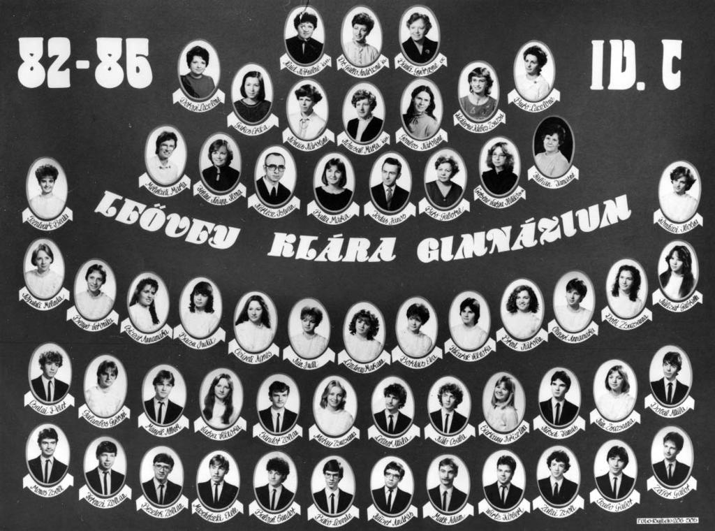 1982-1986 Tablók könyve 1985/86. tanév, IV. C Diákok soronként: 1. sor: Szentvári Beáta, Romházi Ibolya; 2.