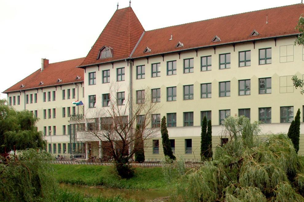 Tantestület részéről SZMK részéről DÖK részéről Iskolavezetés