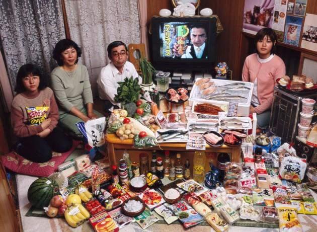 Japán: az Ukita család (Kodaira) heti élelmiszer számlája 37,699 Yen (72.