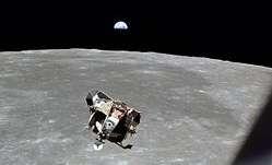 Armstrong és Aldrin a holdséta után megvacsorázott, majd a holdséta előttről elhalasztott alvást próbálta bepótolni, de a kényelmetlen űrruha miatt ez nem igazán sikerült.