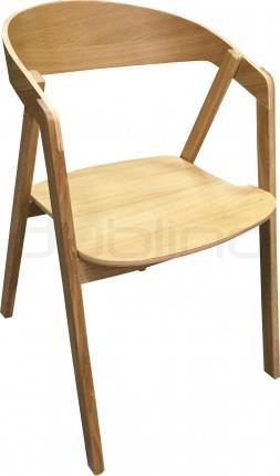 A jelenlegi trendeknek megfelelően hajlított tölgyfa háttámlával Merano szék stílusban kivitelezett szék.
