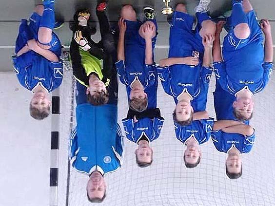 Edzõ: Varga Balázs. Sárbogárd: Németh Goldberger 3, Bodoki 8, Pluhár 2, Rehák 6, Horváth 9, Aranyos A. Cserék: Sohár Várady Szabó 2, Aranyos Á. 1, Szabó J. Zs. 1, Kaló 2. Edzõ: Takács Lajos.