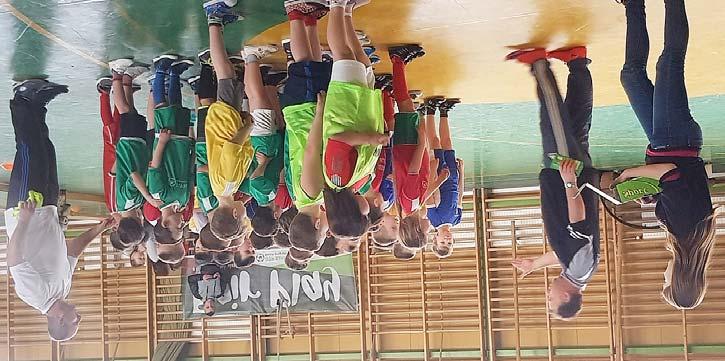 perc: Dévényi átadásából újabb Szabó-gól, 0:4. 14. perc: Mondovics-cselek után a kapu mellé lõtt. 16. perc: Szabó F. elõl mentett Kimiti. 17. perc: Horváth T. góljával 0:5. 19.